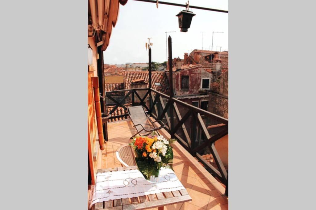 Bellissima Casa Vicino Biennale Grande Terrazza ! Appartement Venetië Buitenkant foto